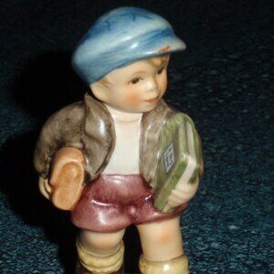 "School Days" Goebel Hummel Figurine #2220 TMK8 - ADORABLE COLLECTIBLE GIFT!